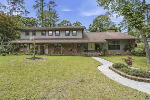 105 Fox Glen Dr, Warner Robins, GA 31088
