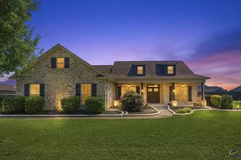 274 Hathersage Dr, Kathleen, GA 31047