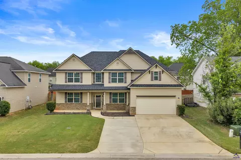323 Haywood Dr, Kathleen, GA 31047