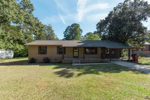 208 Bassett St, Centerville, GA 31028