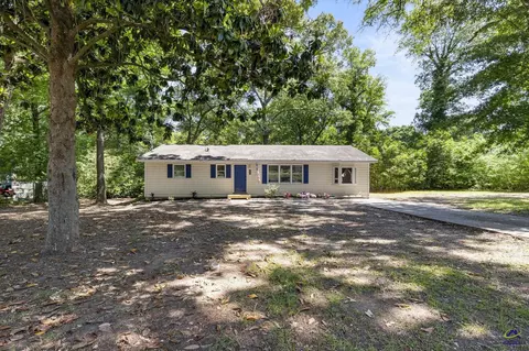 826 Oak Ridge Dr, Perry, GA 31069