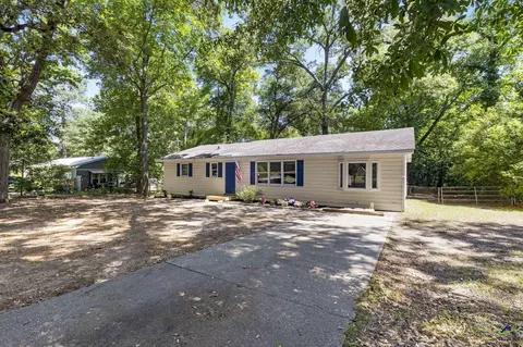 Exterior - 826 Oak Ridge Dr, Perry, GA 31069 photo 1 of 6