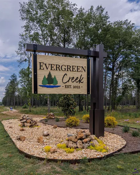 4 Evergreen Dr, Cochran, GA 31014