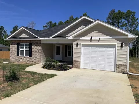 152 Long Pine Cir, East Dublin, GA 31027