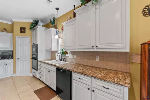 Kitchen - 110 Bartlett Way, Centerville, GA 31028 photo 6 of 8