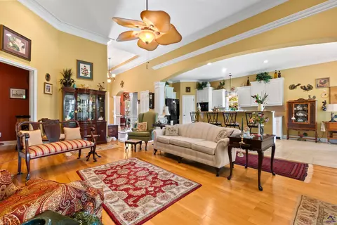 Living - 110 Bartlett Way, Centerville, GA 31028 photo 5 of 5