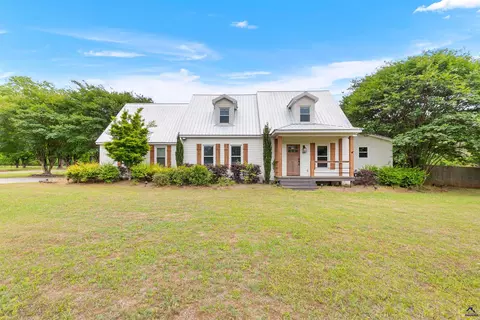 104 Buckingham Pl, Perry, GA 31069