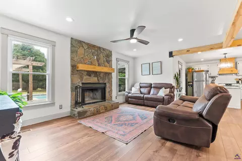 Living - 104 Buckingham Pl, Perry, GA 31069 photo 1 of 3