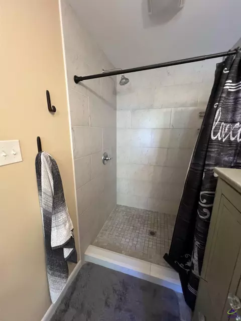 Bath - 310 Forest Hl, Warner Robins, GA 31088 photo 7 of 7