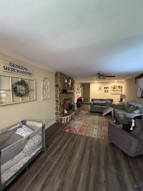Living - 310 Forest Hl, Warner Robins, GA 31088 photo 7 of 8