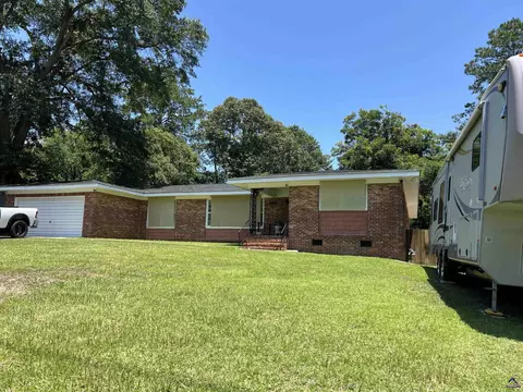 Exterior - 310 Forest Hl, Warner Robins, GA 31088 photo 2 of 5