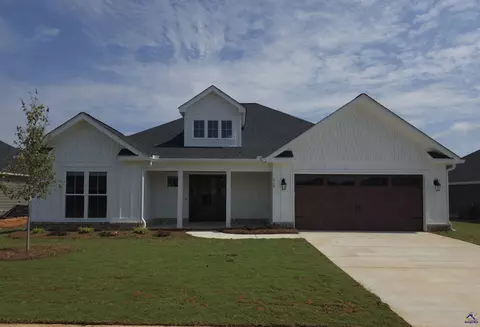 212 Sugar Creek Trl, Perry, GA 31069