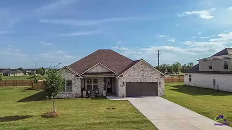 202 Farmland Cir, Perry, GA 31069