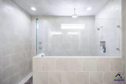 Bath - 1204 Teagle Rd, Forsyth, GA 31029 photo 4 of 5
