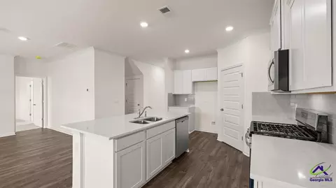 Kitchen - 221 Cattle Dr, Perry, GA 31069 photo 3 of 5