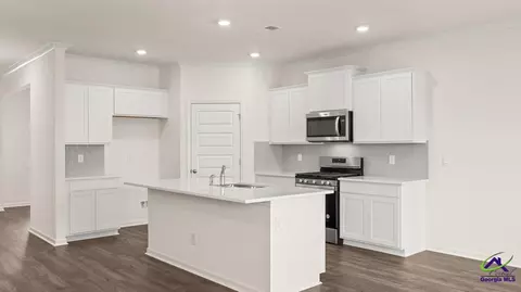 Kitchen - 221 Cattle Dr, Perry, GA 31069 photo 4 of 5
