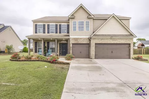 105 Savannah Ct, Byron, GA 31008