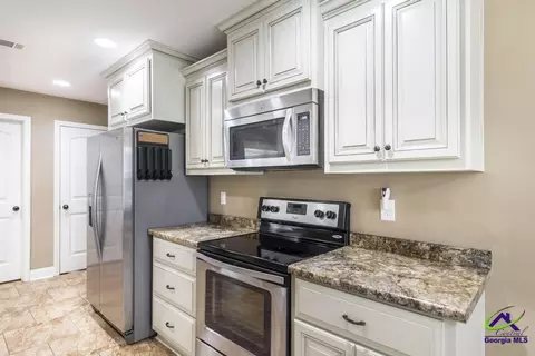 Kitchen - 320 Haven Way, Perry, GA 31069 photo 1 of 2
