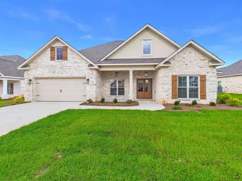 144 Woodwinds Ct, Kathleen, GA 31047