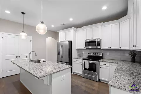 Kitchen - 133 W River Cane Run, Perry, GA 31069 photo 1 of 6