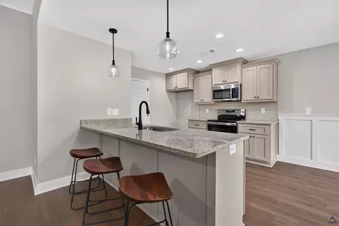 Kitchen - 1207 Morningside Dr, Perry, GA 31069 photo 2 of 2