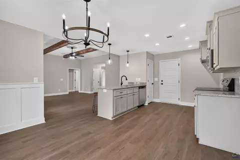 Entry Way - 1207 Morningside Dr, Perry, GA 31069 photo 5 of 5