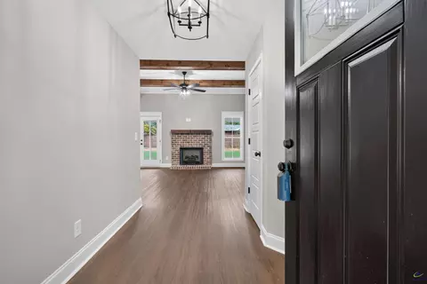 Entry Way - 1207 Morningside Dr, Perry, GA 31069 photo 2 of 5