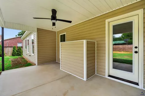 Exterior - 1207 Morningside Dr, Perry, GA 31069 photo 3 of 9