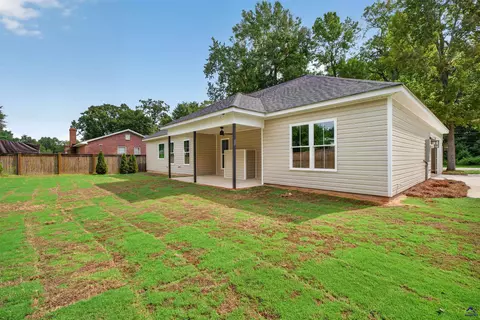 Exterior - 1207 Morningside Dr, Perry, GA 31069 photo 6 of 9
