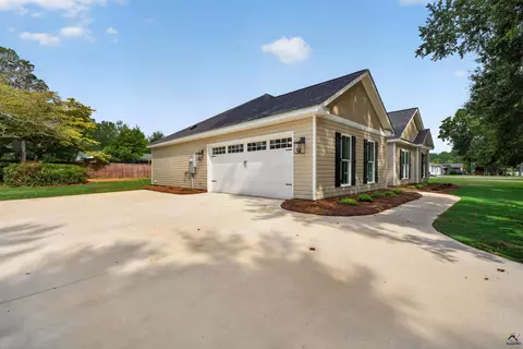 Exterior - 1207 Morningside Dr, Perry, GA 31069 photo 7 of 9