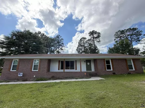 30 Daniel St, Hawkinsville, GA 31036