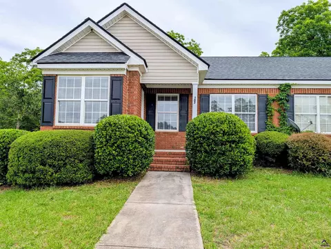 107 N Pointe Dr, Centerville, GA 31028