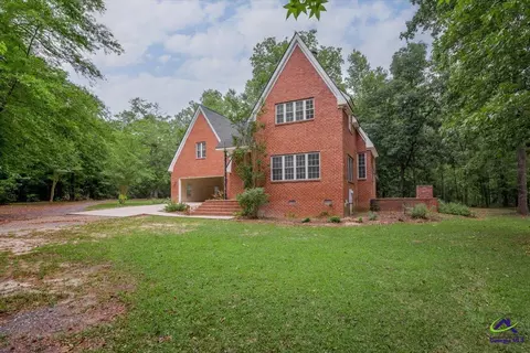 283 Limestone Rd, Cochran, GA 31014
