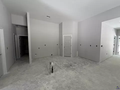 127 Alpine Dr, Byron, GA 31008 photo 3