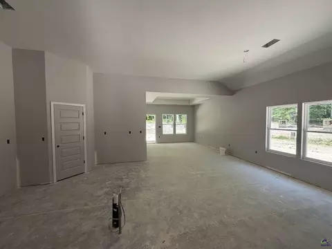 127 Alpine Dr, Byron, GA 31008 photo 2