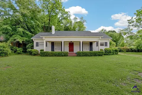 1304 Swift St, Perry, GA 31069