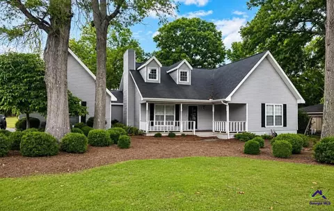 419 Sentry Oaks Dr, Centerville, GA 31028
