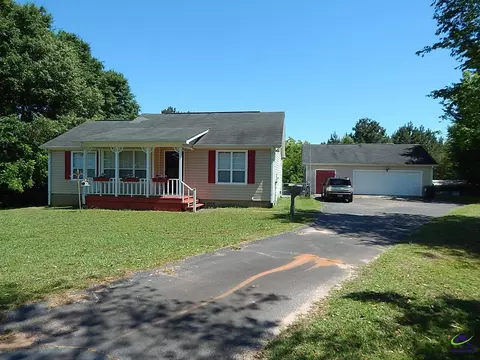 589 Burnett Rd, Byron, GA 31008