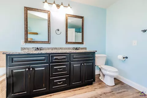 Bath - 103 Lasseter Ln, Perry, GA 31069 photo 3 of 5