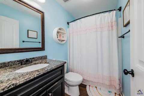 Bath - 103 Lasseter Ln, Perry, GA 31069 photo 5 of 5