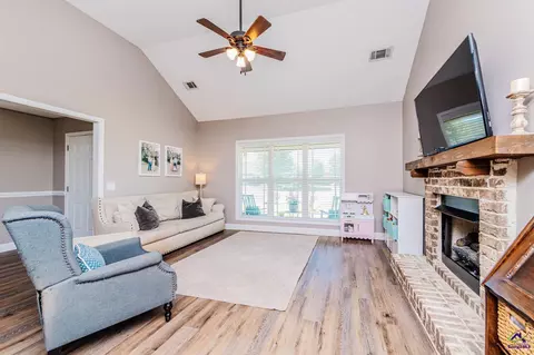 Living - 103 Lasseter Ln, Perry, GA 31069 photo 1 of 1