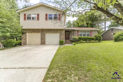 315 Donna Dr, Warner Robins, GA 31088