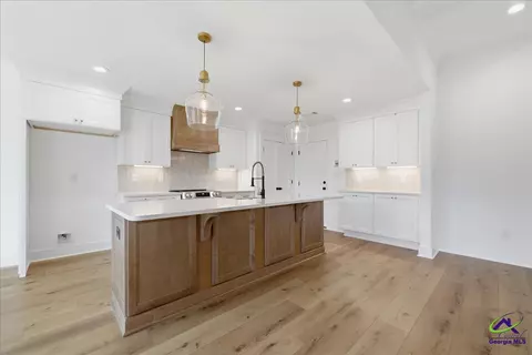 Kitchen - 210 Hampton Chase, Perry, GA 31069 photo 2 of 8