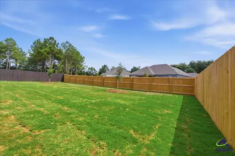 Exterior - 210 Hampton Chase, Perry, GA 31069 photo 6 of 8