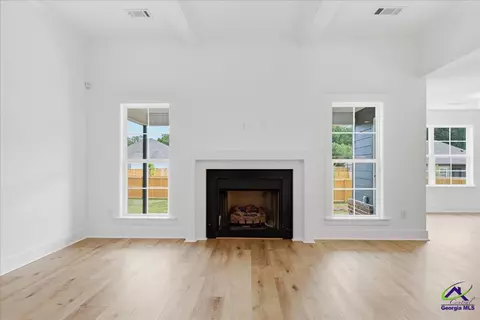 Living - 210 Hampton Chase, Perry, GA 31069 photo 2 of 4