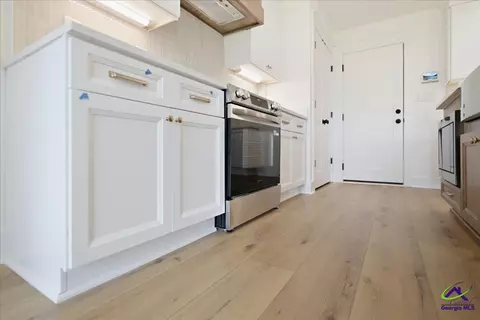 Kitchen - 210 Hampton Chase, Perry, GA 31069 photo 7 of 8