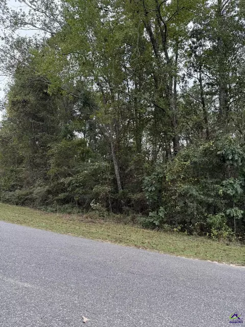 Woodhaven Road, Fort Valley, GA 31030