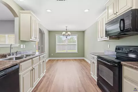 213 Winsted Ct, Perry, GA 31069 photo 17