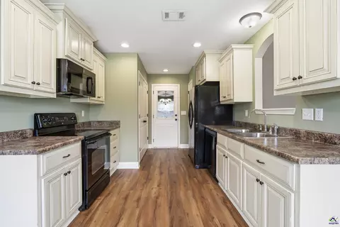 213 Winsted Ct, Perry, GA 31069 photo 14
