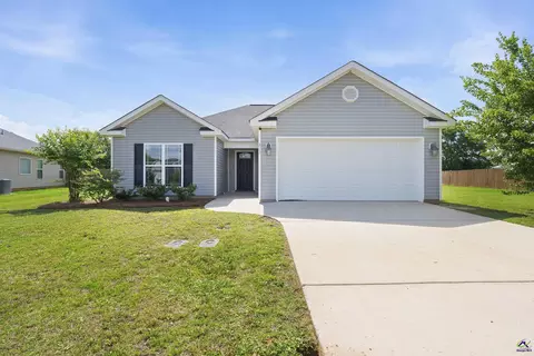 213 Winsted Ct, Perry, GA 31069